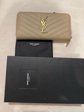 Saint Laurent like new Cassandra Matelasse zip around wallet